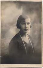 Frau um 1937